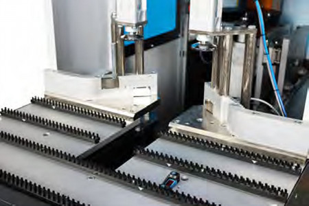 Yilmaz CNC 609 - Станок для зачистки углов ПВХ профилей (2х осевой) - 4
